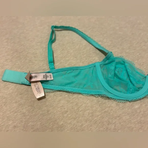 ✨New✨Victoria’s Secret Lace Bra & Body by Victoria Set in Bright Sunsine & Teal✨